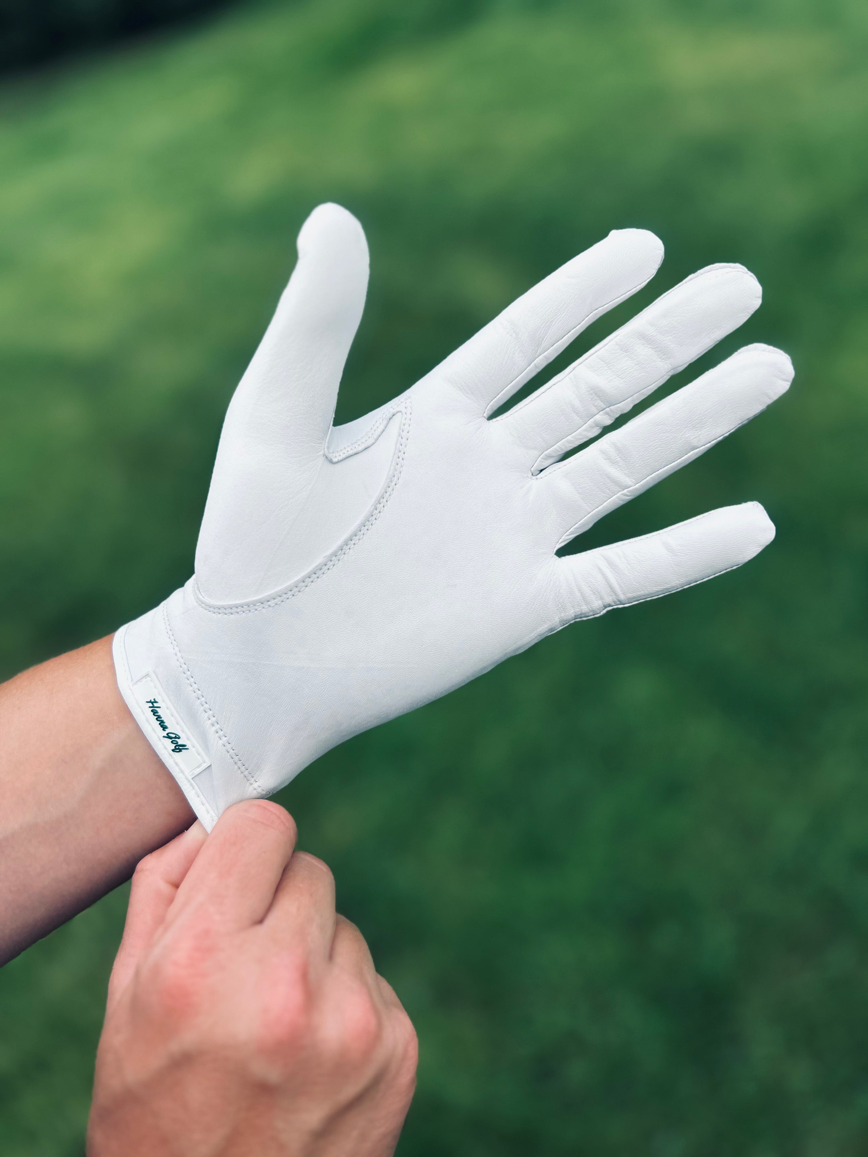 Clean Tiger Golf Glove